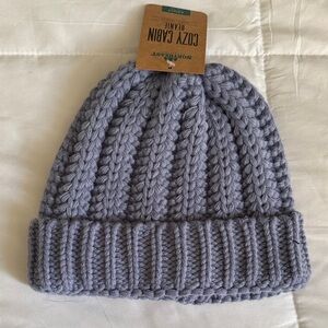 NWT Cozy Cabin beanie in blue